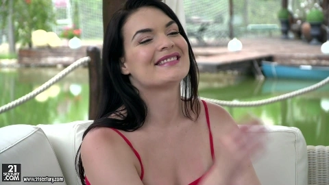 Free For DP - Hannah Vivienne