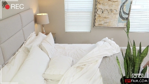 Sneaky Seductive Stepdaughter - Becky Summer