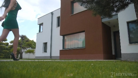 The Eccentric Executive - Sasha Rose