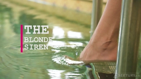 The Blonde Siren - Candee Licious