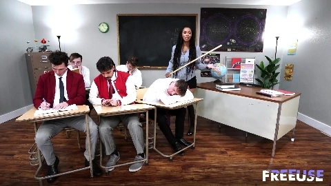 Cali Sweets - FreeUseMILF