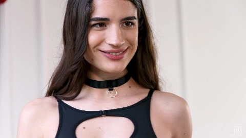 Perfect Poses HD - Candie Luciani