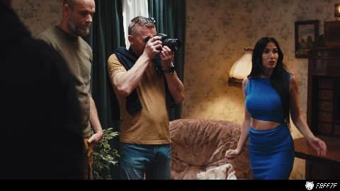 Tour Guide in 4K - Clea Gaultier