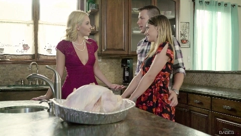 Aaliyah Love And Kristen Scott Holiday Stuffing