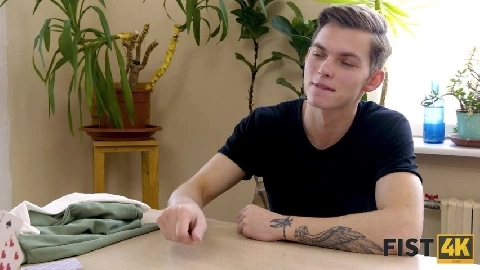 Fist4K E08 Julia Red