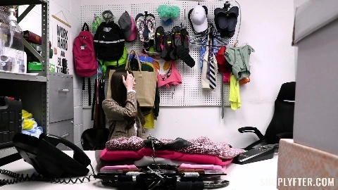 Shoplyfter - Spoiled Thief - Fiona Frost