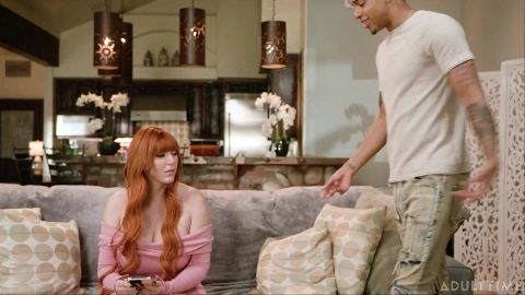 MommysBoy - He Doesn't Know Me But You Do - Lauren Phillips