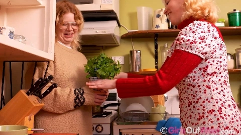 Daisy Chainz And Kirby 3 - GirlsOutWest