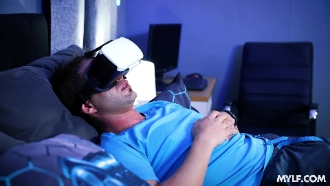 Concept: Giantess Milf - Miss Raquel