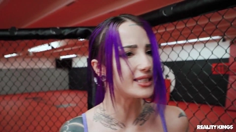 Gloves off, She Wants Your Box - Sadie Pop & Valerica Steele