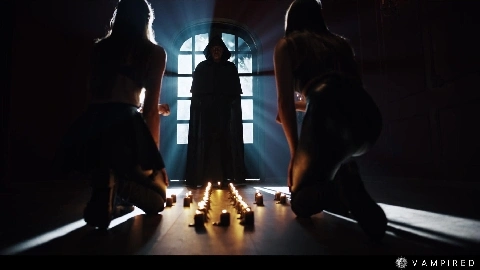 Vampired - Octavia Red Talia Mint And Tiffany Tatum - Hunters