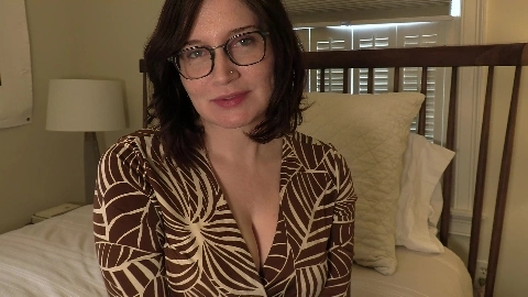 Step-Mom Has a Fansite - Bettie Bondage