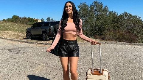 Venus Valencia Meets Her New Roommate, Porn Dude - Venus Valencia