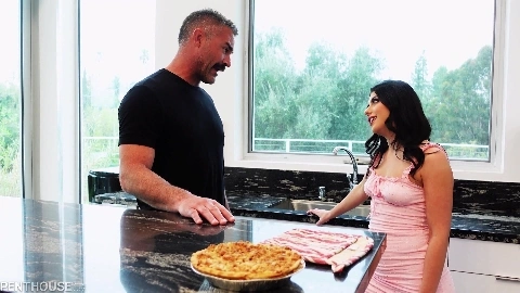 Gal Ritchie - PenthouseGold