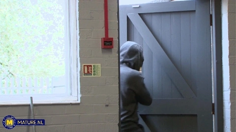 MatureNL.Stacey.Saran.Officer.And.The.Perp