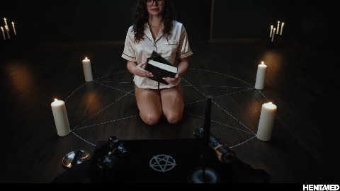 Leana Summons A Tentacle Succubus