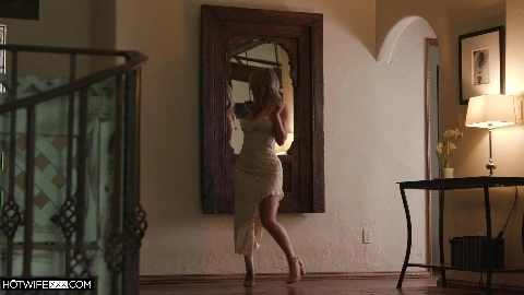 Nicole Aria - HotwifeXXX