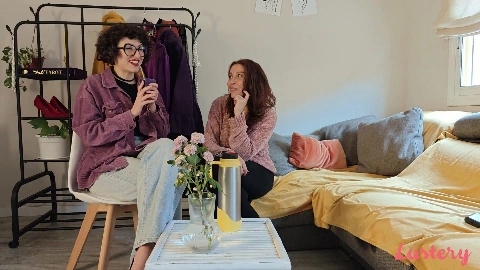 E1939 Anna And Nina Movers And Shakers - Lustery