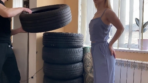 The Courier Screwed up and Worked Off the Complaint With a Blonde's Hard Fuck - Little Miaa