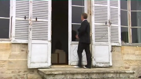 Young Harlots Le Chateau - Tiffany Hopkins