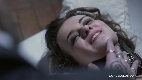 Mina, 19 years old, her porn initiation - Mina Sauvage