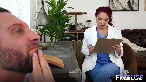 Kiki Daire - FreeUseMILF