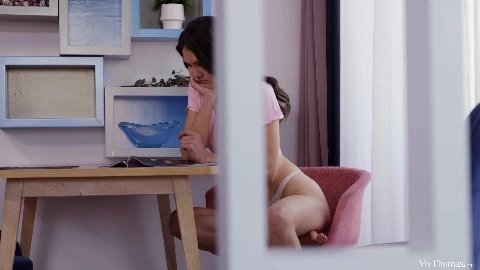 VivThomas - Ella Bonita And Brandi Belle - Move It