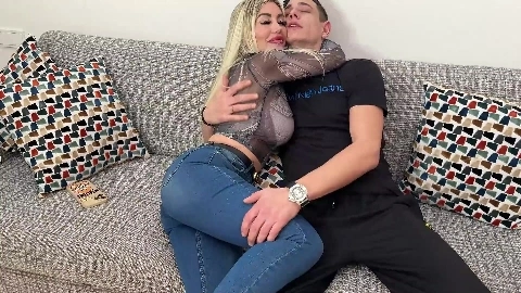 Pamela Mendoza & Carla Boom