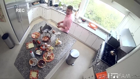 Stepsis Fucked in Kitchen on Thanksgiving - Kiara Cole