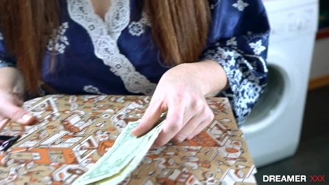 Did A Blowjob To The Pizza Delivery Man And Swallowed Cum ⁄ Dreamer Xxx - Luna Roulette