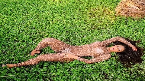 Porn Legend MILF Sara Teaches a Young Guy Sex Lesson !!