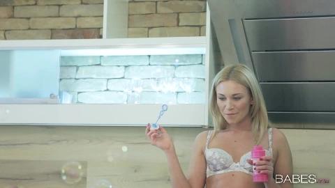 Lindsey Olsen - Babes