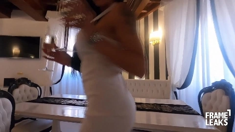 FrameLeaks Milan Bathroom - Amandha Fox