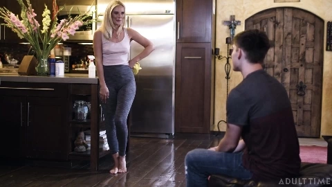 Mona Wales – Rear View