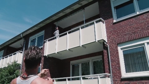 The Sperm Gun Is In Position - Sina Hot