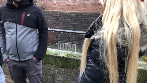 User spontan auf der Stra