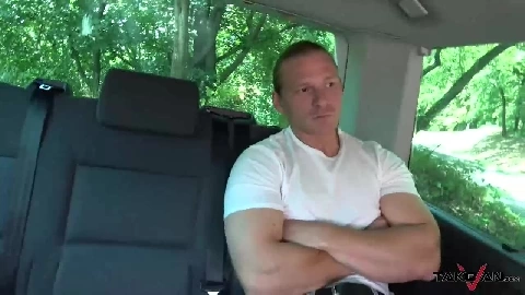 Kim Big Chick Surprise - TakeVan