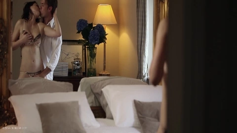 Mirror (part2) 018 - FrolicMe