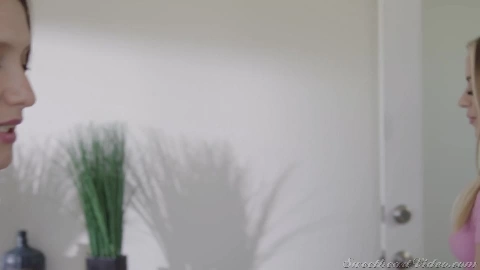 Izzy Lush And Anna Clair Clouds Lesbi - SweetheartVideo