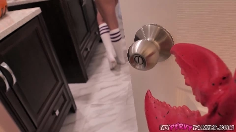 MyPervyFamily-Bailey Base-The Lobster And The Mouse