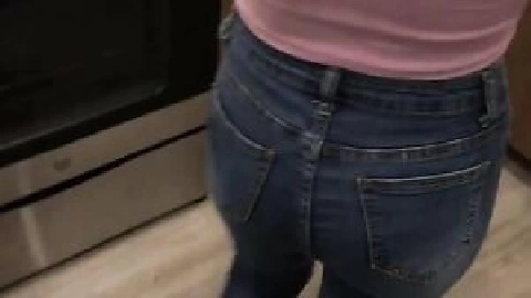 Teen Cook Babe KYLIE ROCKET Flogs Your Sausage