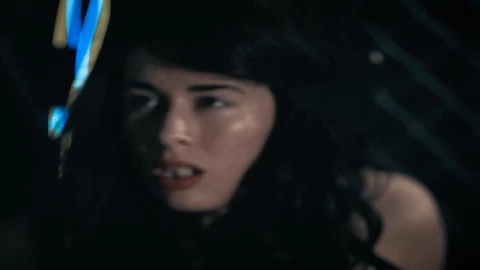 Jungle girl - Olive Glass