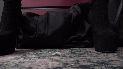 Mary Frost Sam Frost - Black Lace Red Passion