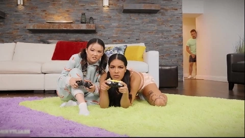 Lulu Chu, Maya Farrell – Gamer Girlfriend Gets Sneaky