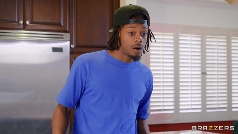 Free Use & Pussy Juice - Violet Myers