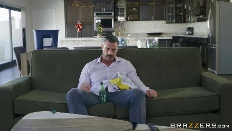 Kissa Sins Fuck Christmas Part 2 - BrazzersExxtra