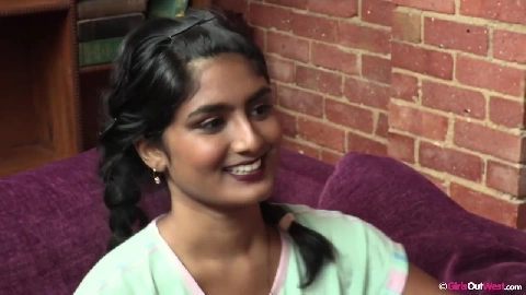 Isha And Rhea Girls Night - GirlsOutWest