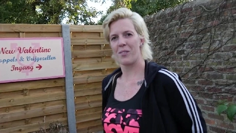 VurigVlaanderen-Meiden - Milf Laura dubbel geduwd