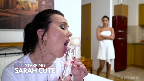 Sarah Cute And Ilsa Nosy Housekee - OldYoungLesbianLove