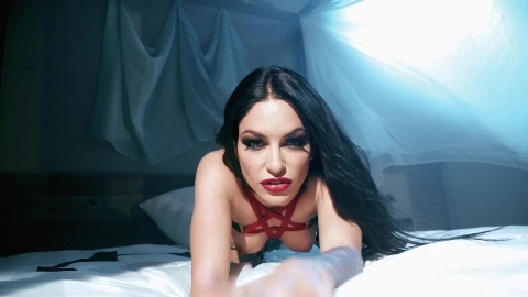 Slutty Mary - Kissa Sins